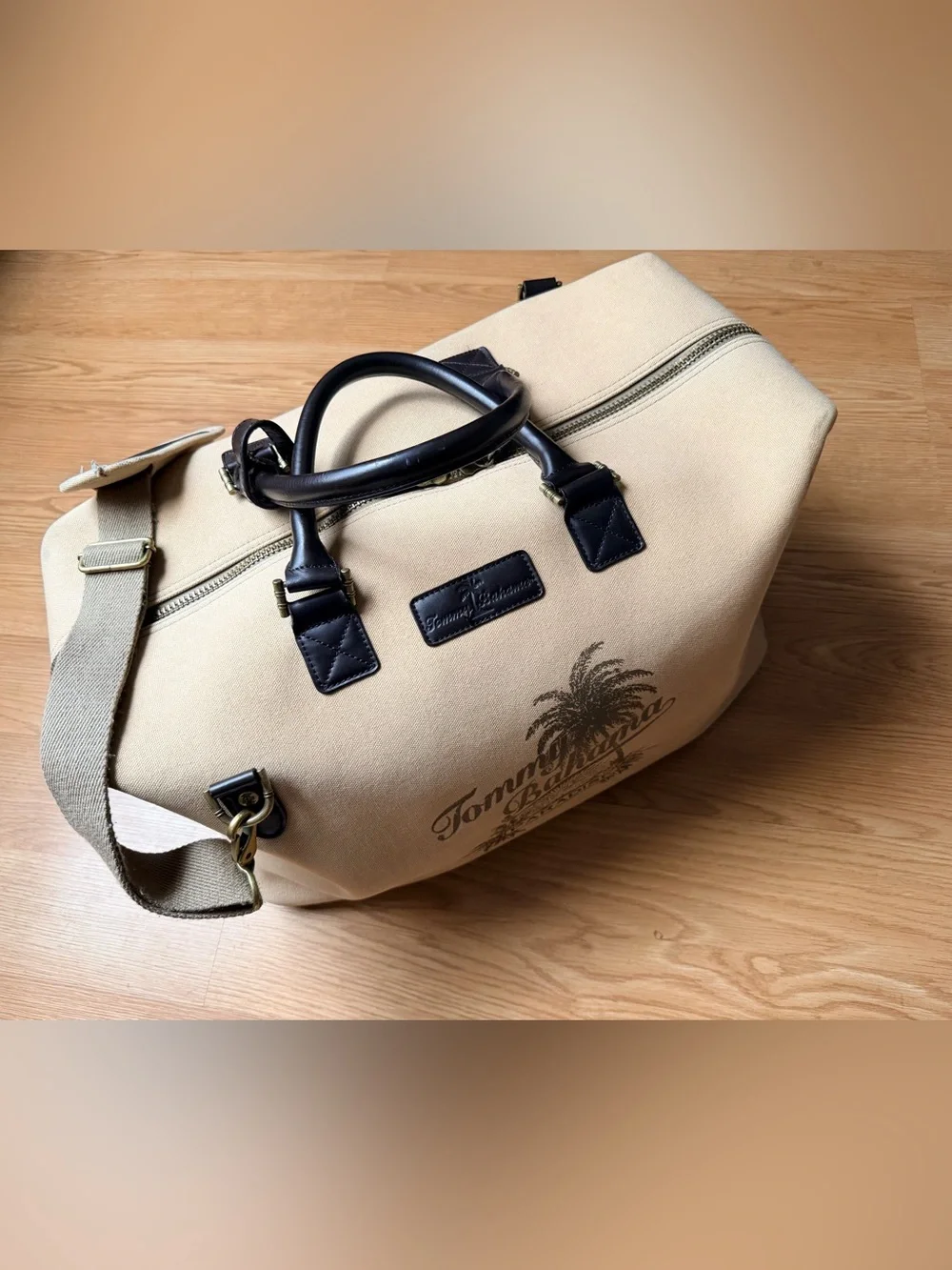 Tommy Bahama Paradise Weekender Duffle Canvas Bag w/ Leather Trim ✈️